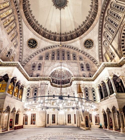 Blue Mosque interior. Also know as the Sultan Ahmed Mosquei n Istanbul, Turkey